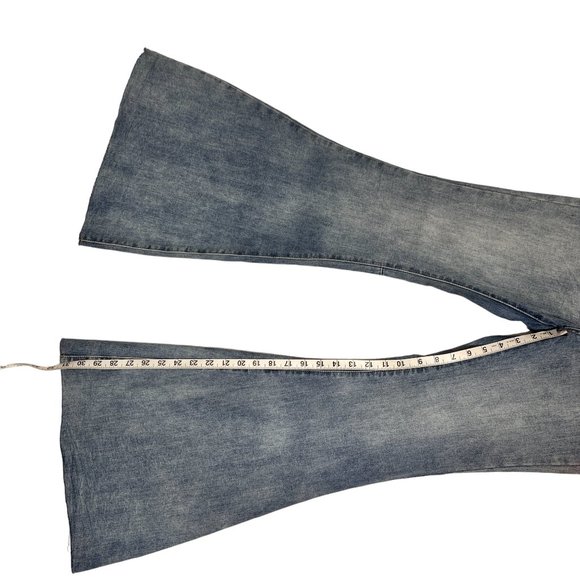 Wishlist Medium Wash High Waisted Flare Leg Jean Size M - Picture 9 of 12